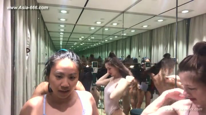 peeping white girls changeroom.2