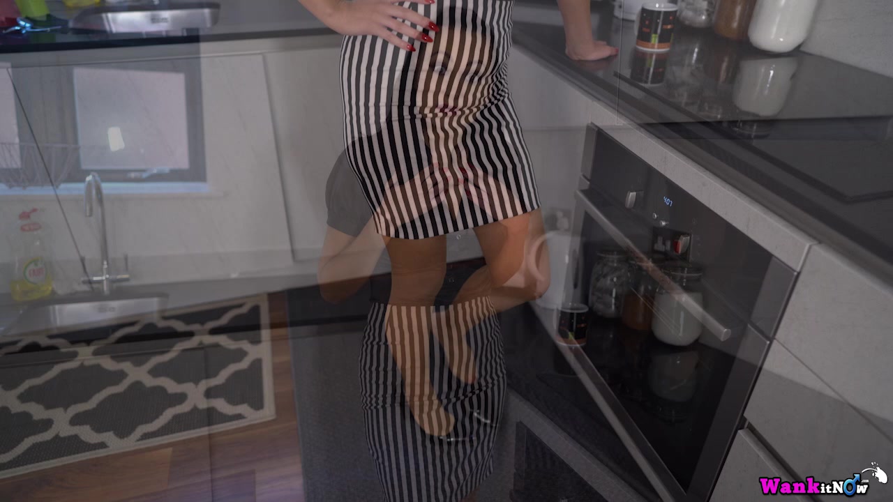 Bonnie - Bribe Wank - Sexy Videos - WankitNow