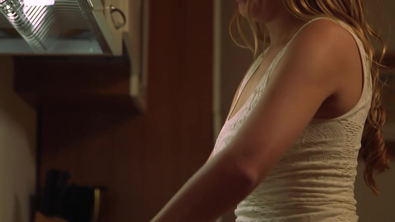 Lily, 19, very naughty waitress! - Jacquie et Michel TV