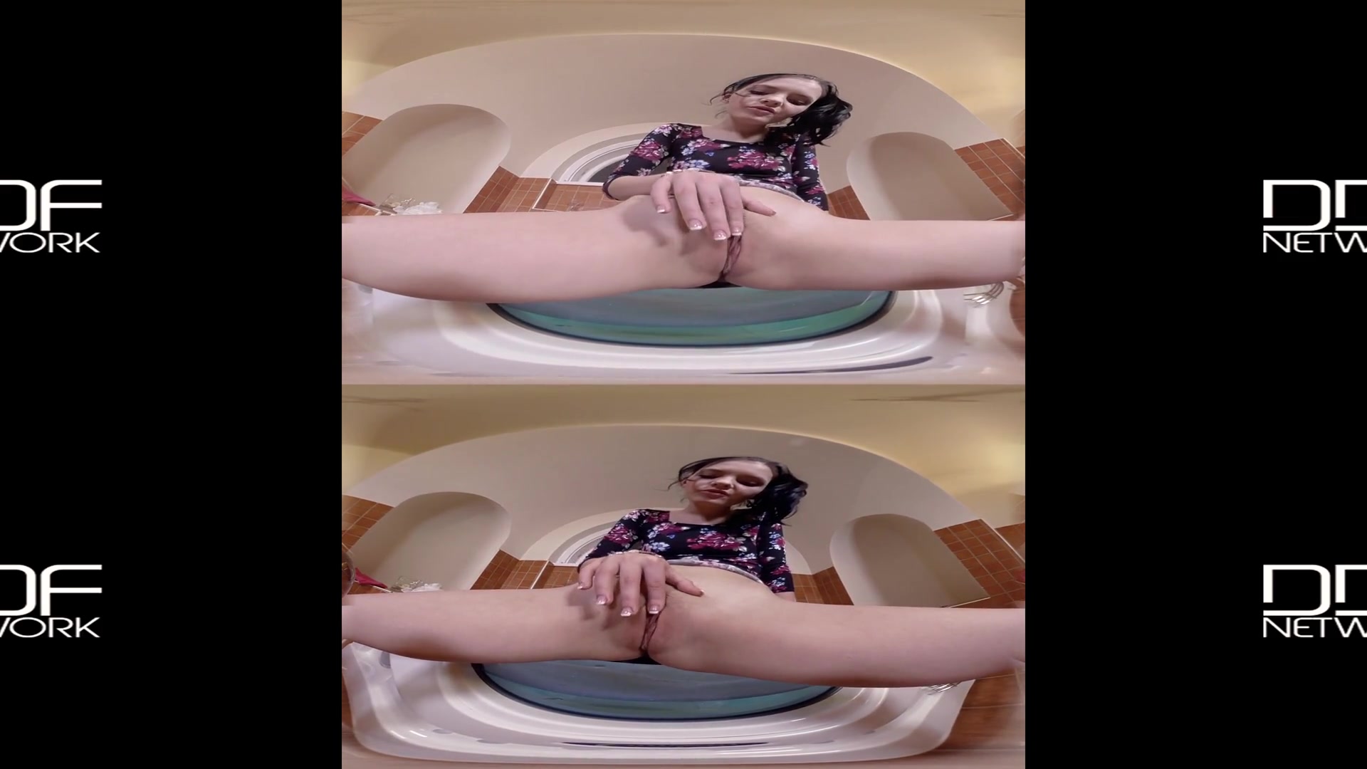 Anie Darling in Masturbation Masterpiece - Pussy Pleasin' Bubble Bath - DDFNetworkVR