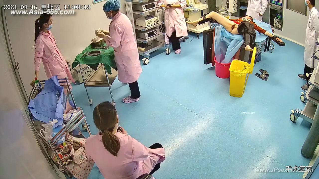Peeping Hospital patient.8