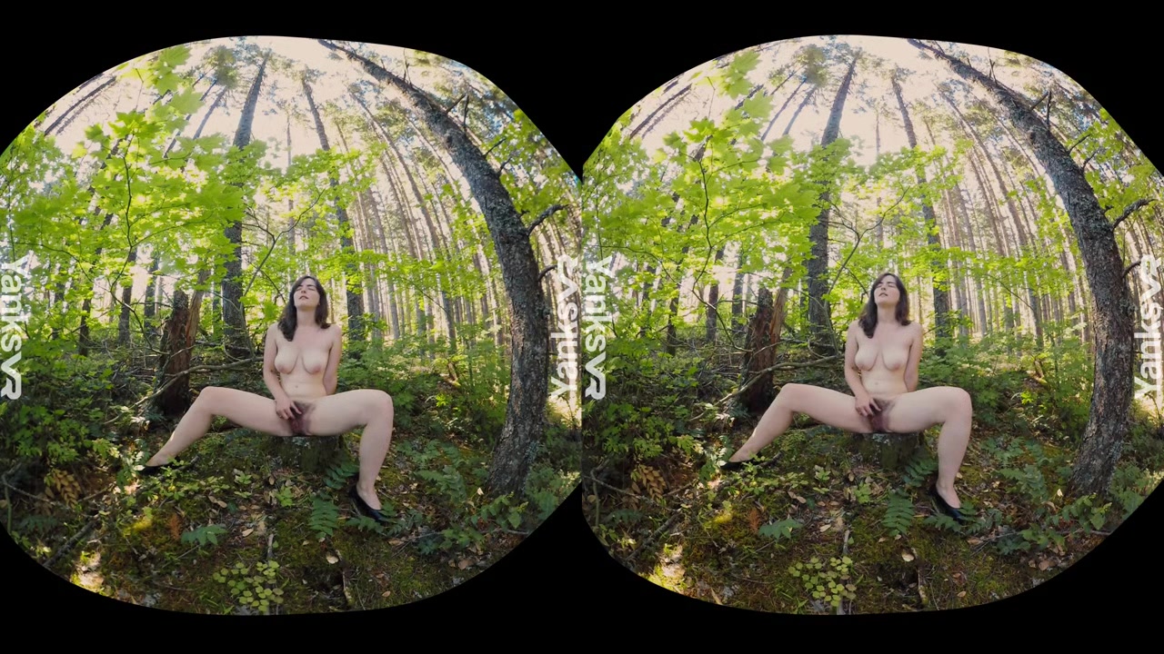 Raven Snow Clit Pleasure in the Forest
