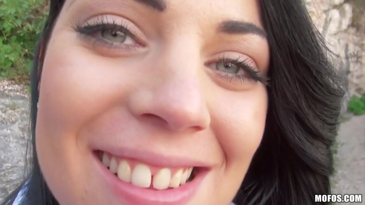 Suzy Fox in Hungarian Amateur Sells Her Pussy - PublicPickups