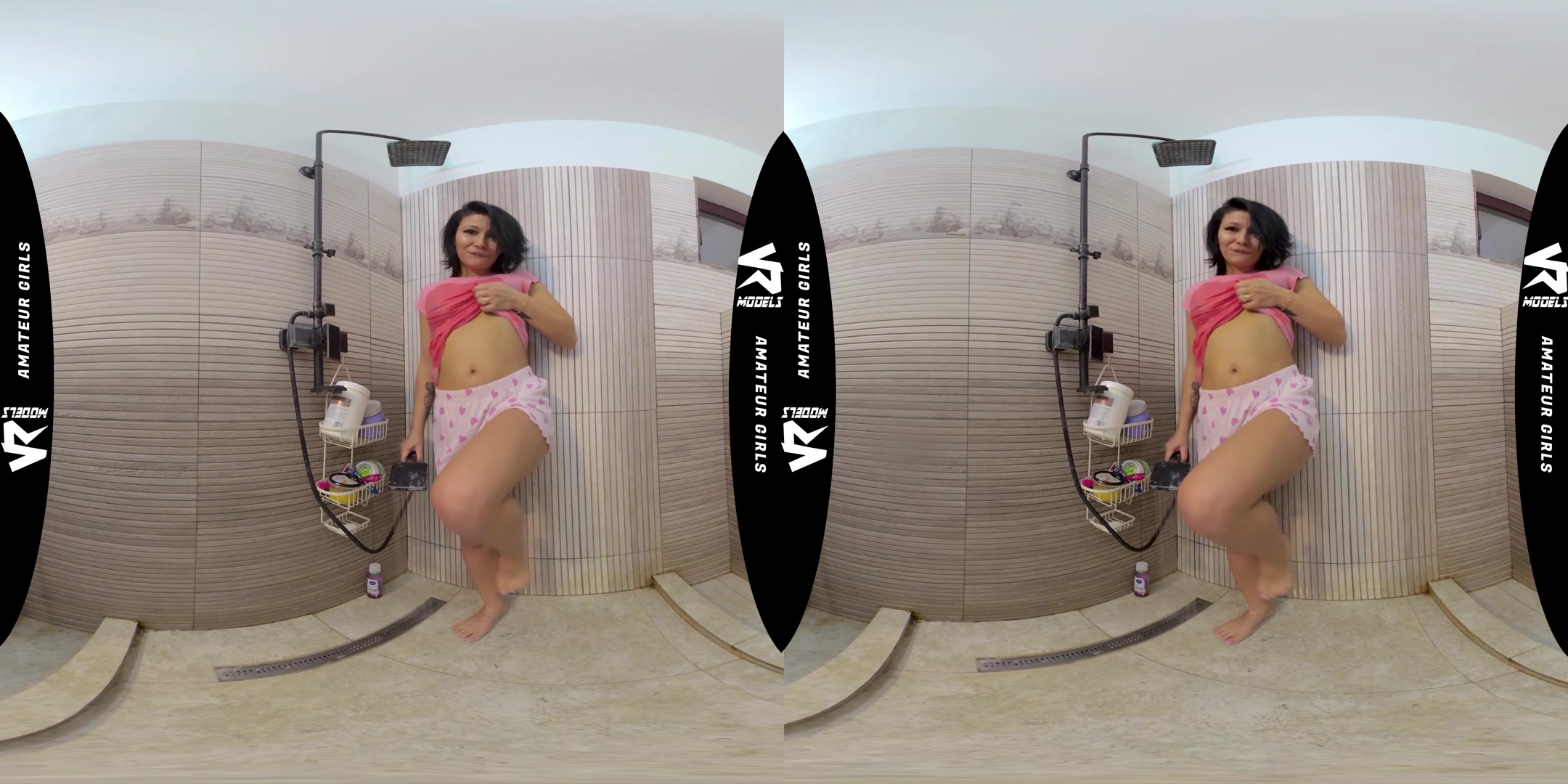 Squirting & Golden Shower After A Hot Bath - VRVids