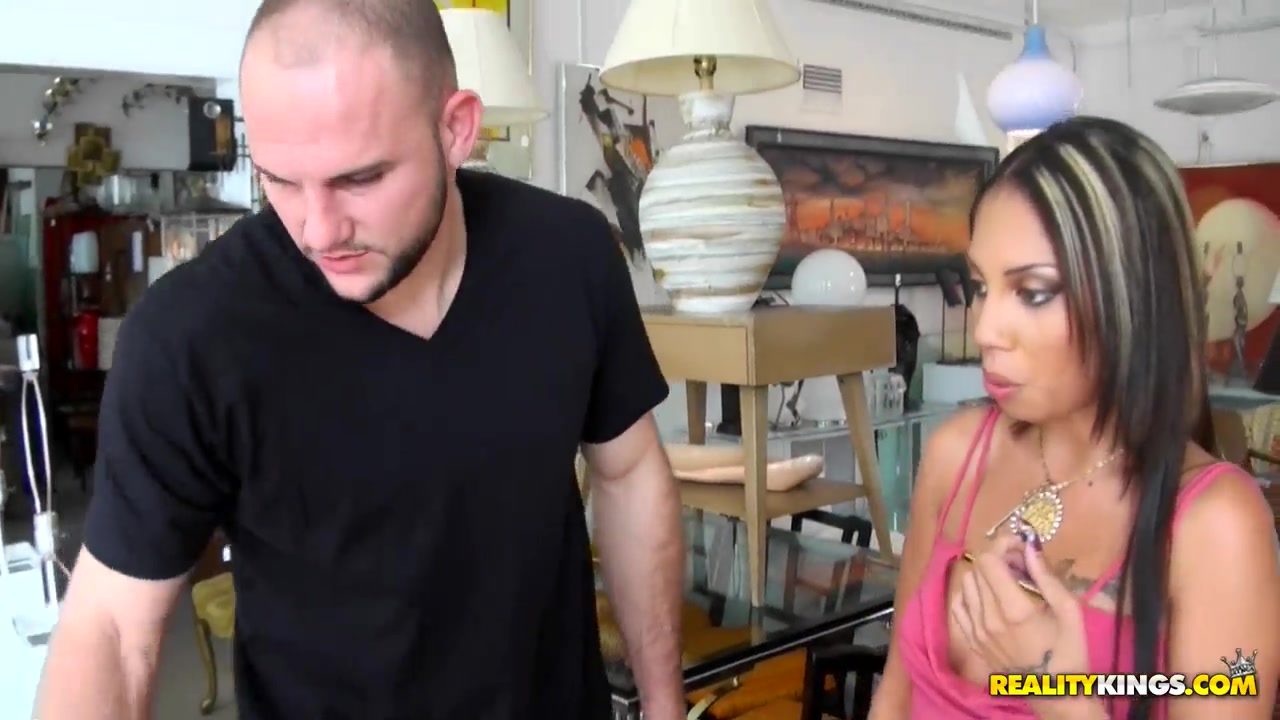 Cunning Jmac picks up sexy chick Lilah Stello