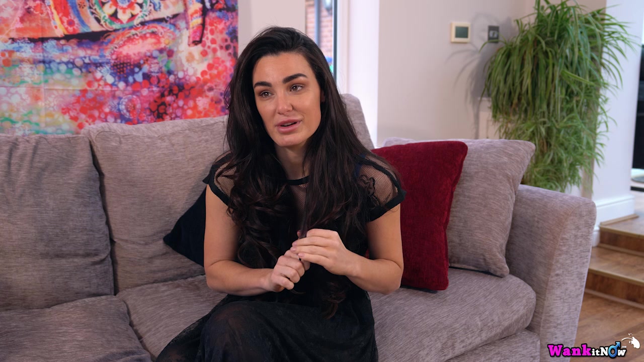 Laura - Out The Friendzone - Sexy Videos - WankitNow
