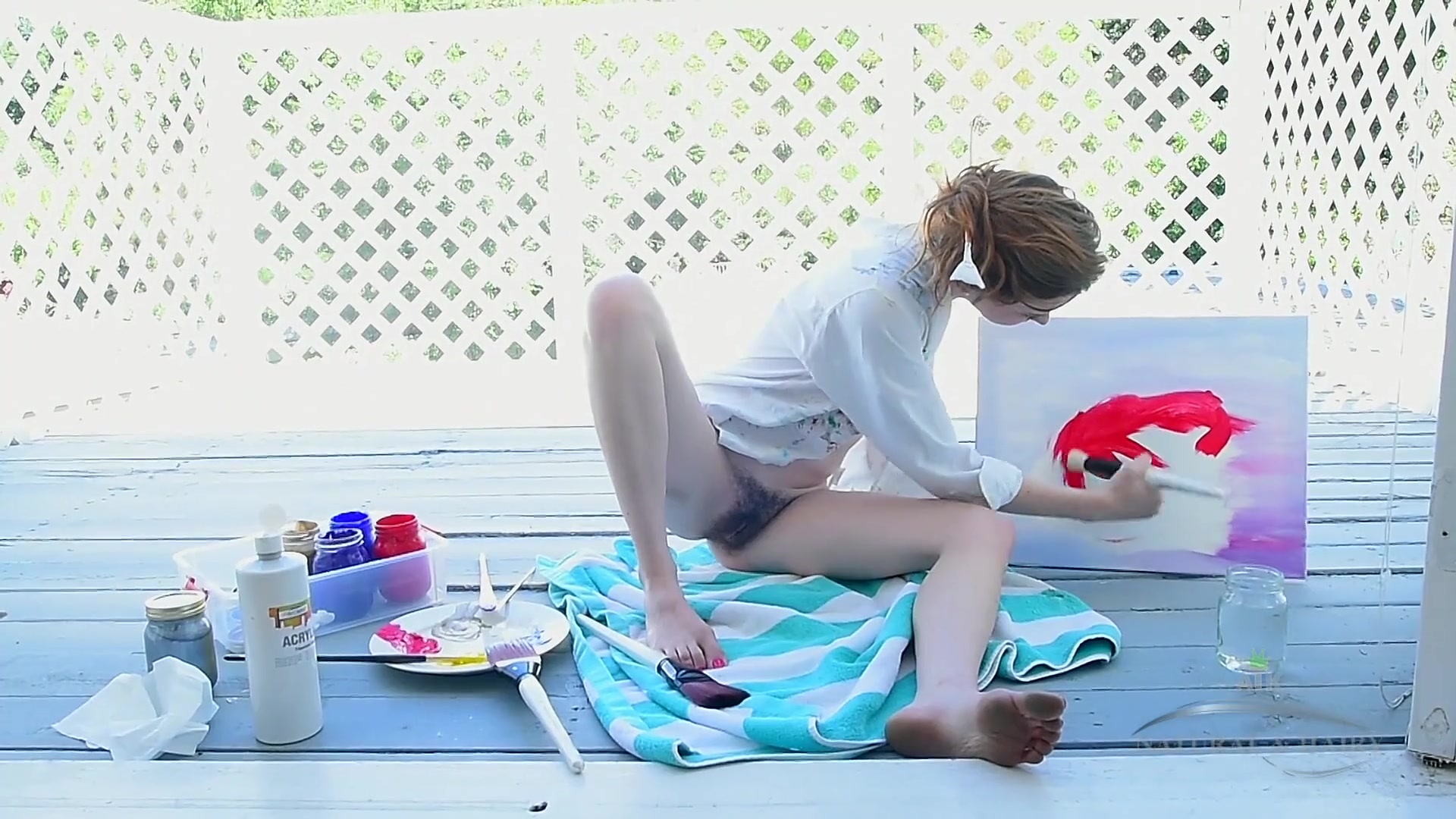 Emma Is Nudist Who Loves To Paint Fully Naked