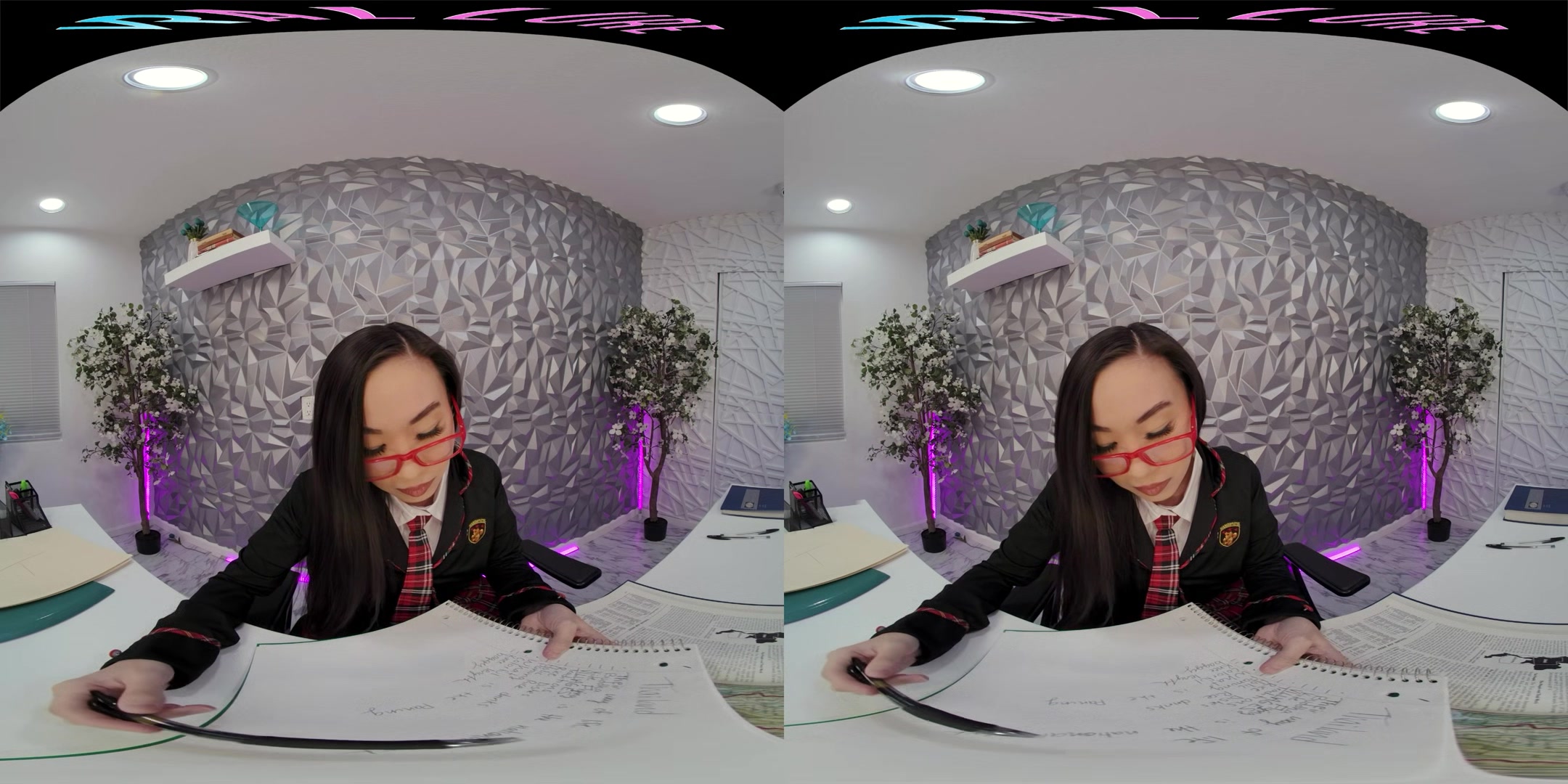 Asian spinner masturbates with her toys in VR