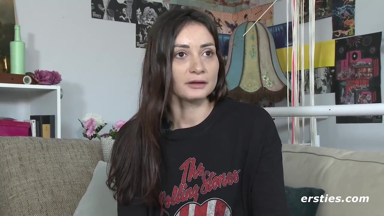 Valentina Rubs Her Pussy To Orgasm