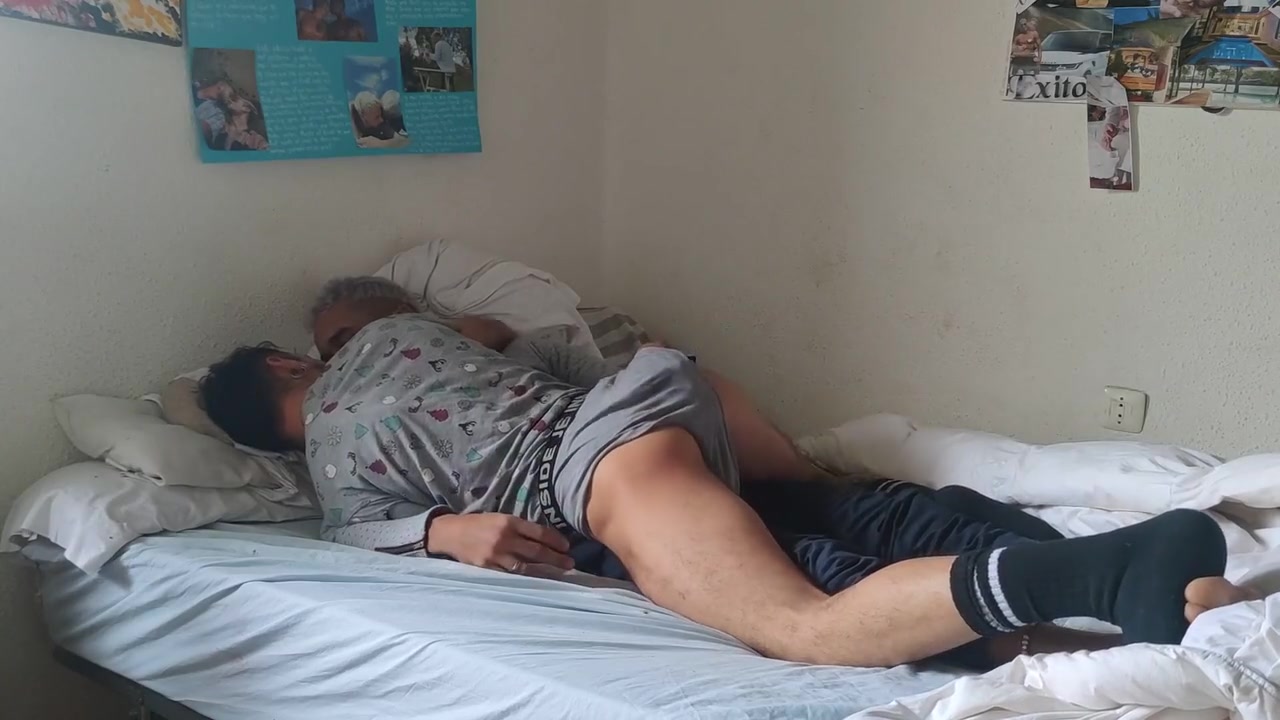Bareback. Jhony Fucks Me Hard With All His Dick And Fills Me With His Cum .1