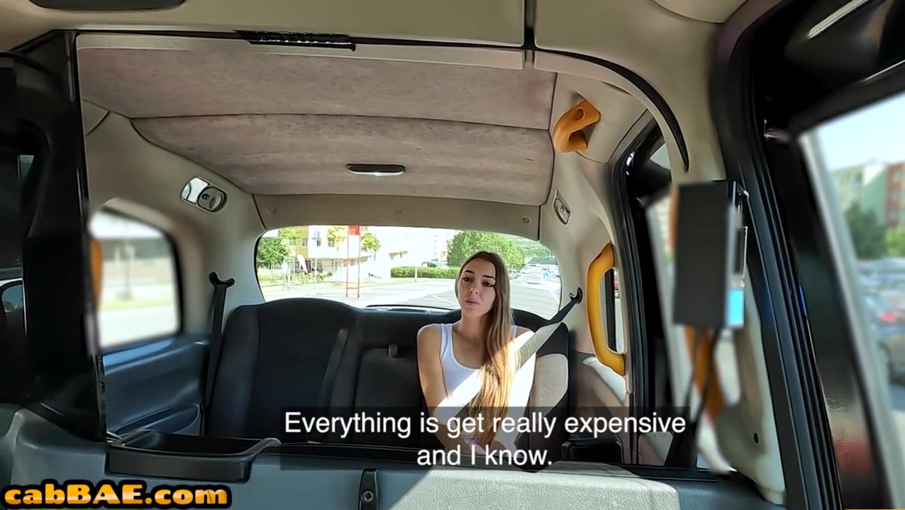 Skinny slutty amateur babe rides taxi driver cock outdoor