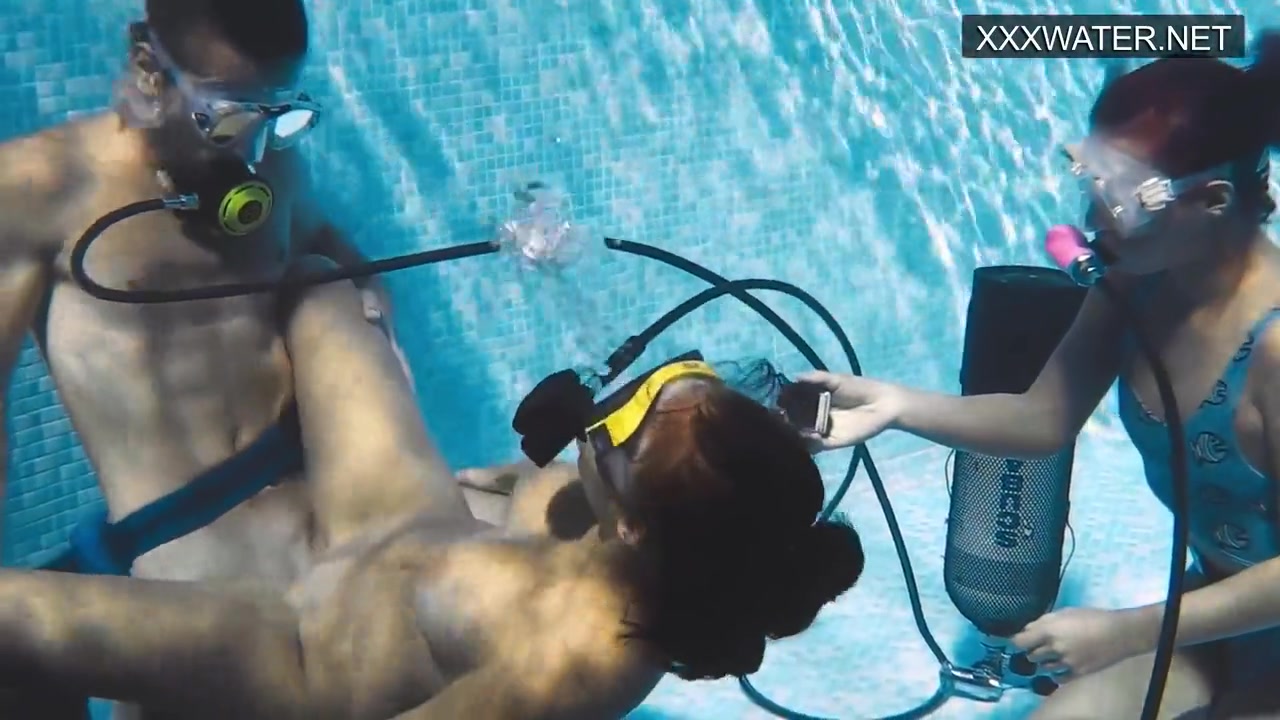 Girls Underwater Having Hardcore Sex With Polina Rucheyok
