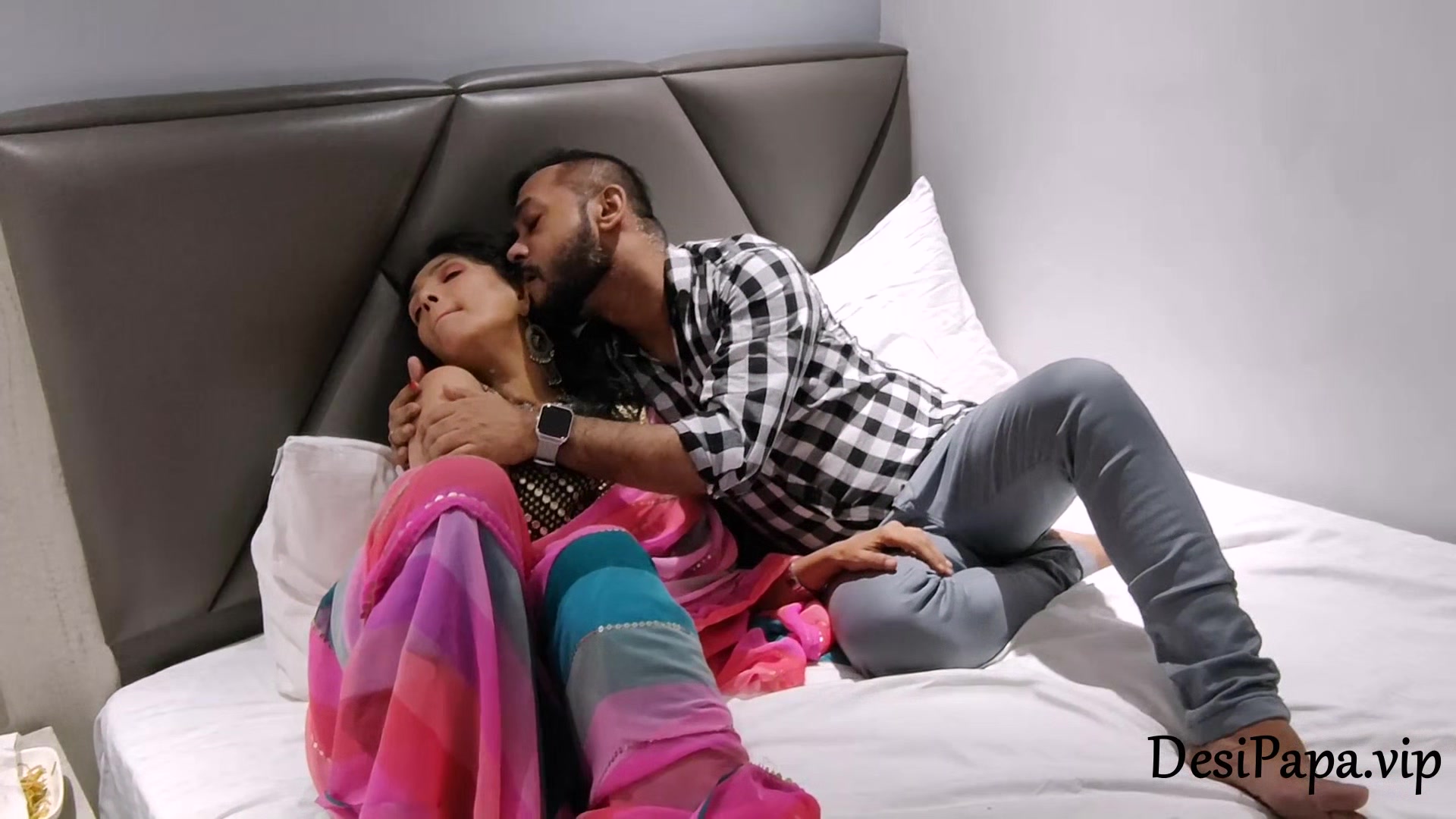 Mature Indian Aunty Giving Blowjob Sexually Satisfying Herself