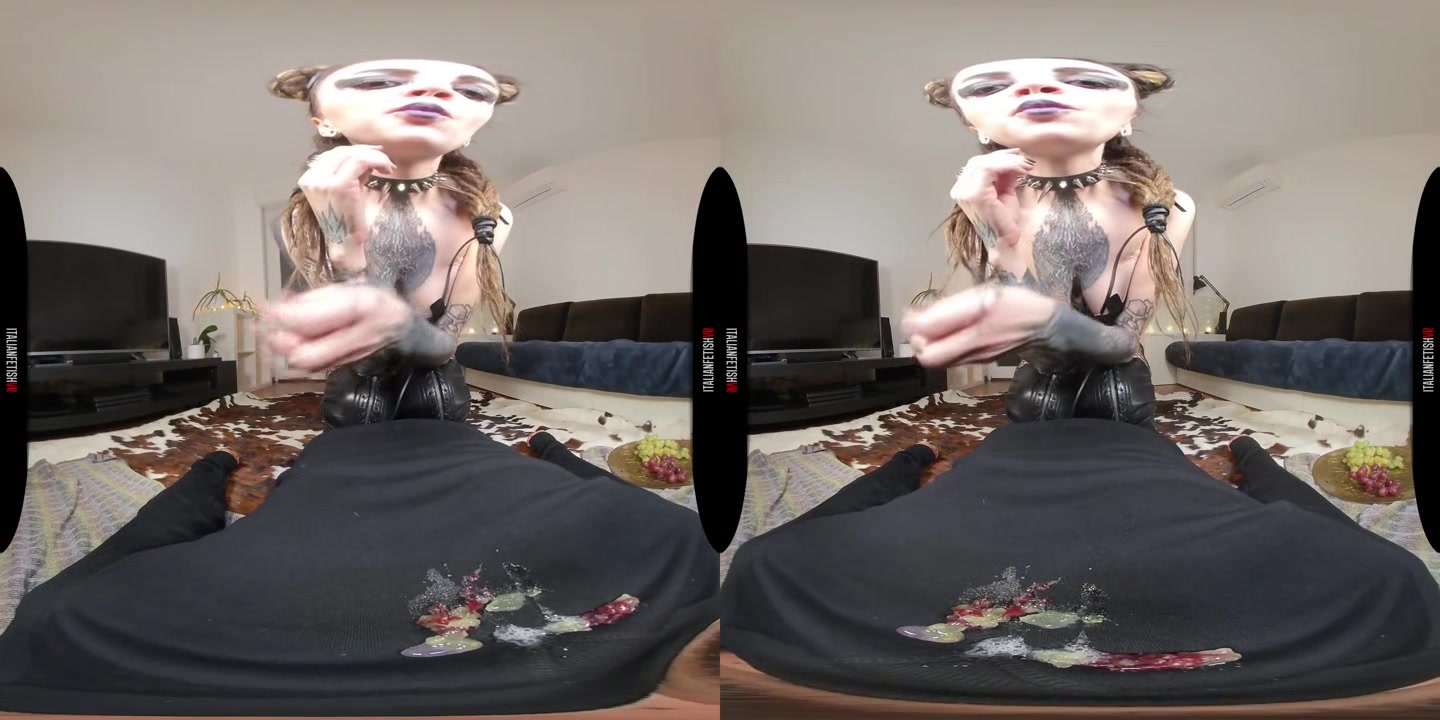 Take A Break With The Submissive - ItalianFetishVR