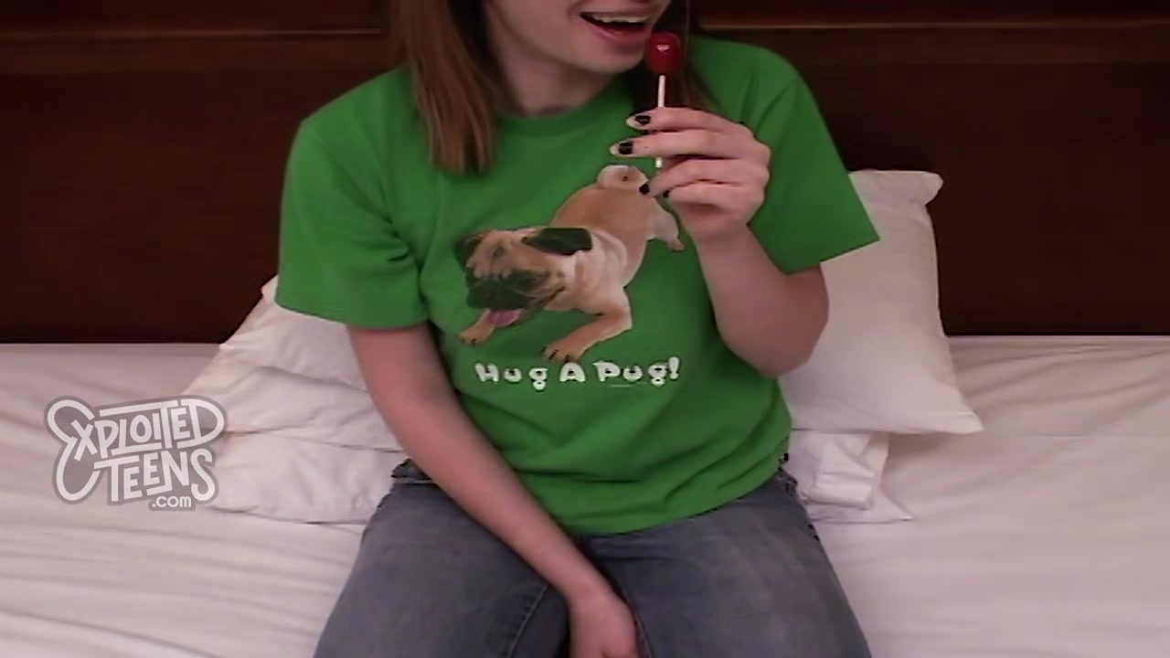 teen 18+ Porn Newbie Pushes a Lollipop in Her Pussy