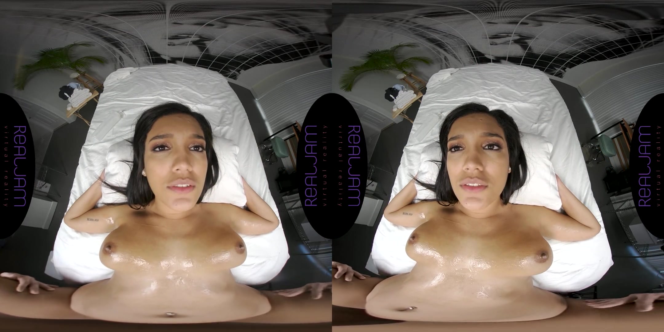 Alina Belle in Oiled Latina Ass - RealJamVR