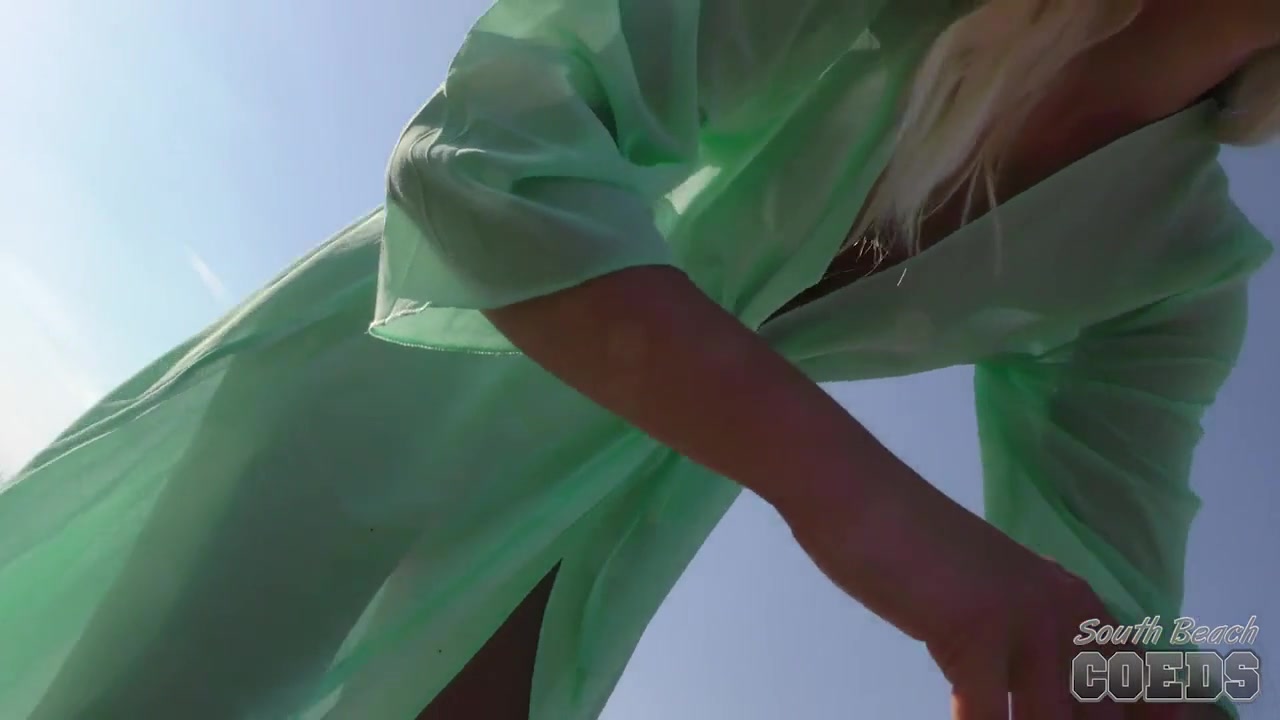 Nika N Blonde Spinner On The Beach Masturbating In Public - SouthBeachCoeds