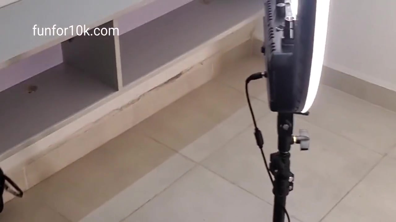 Behind The Photoshoot And Shower With Sexy - Petite Girl