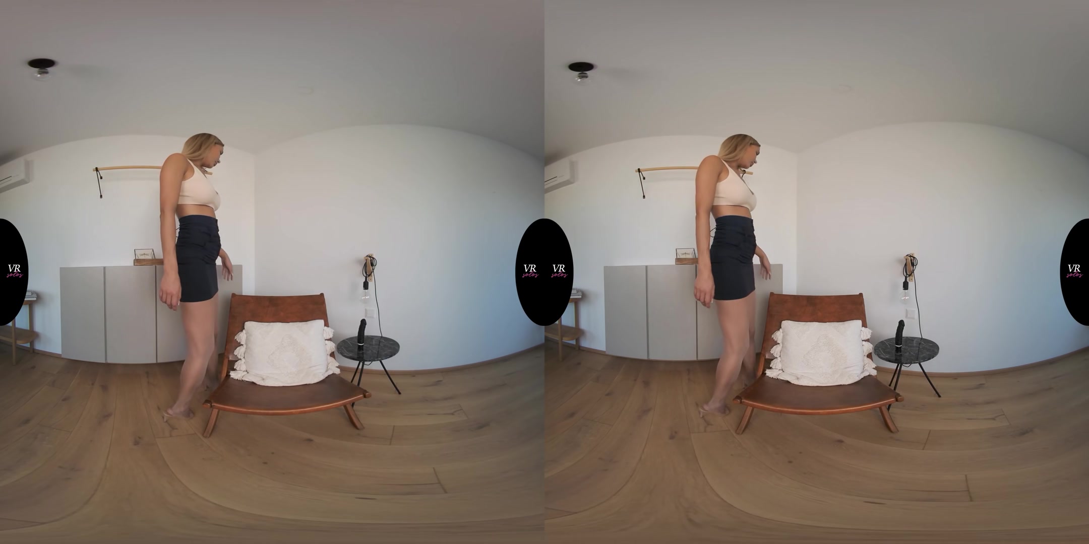 Venera Uncovers Her Stunning Body And Masturbates - VRsolos