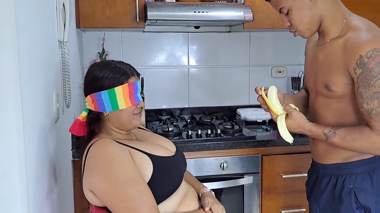 I Play With My Stepmother In The Kitchen And I Put My Cock In Her Mouth