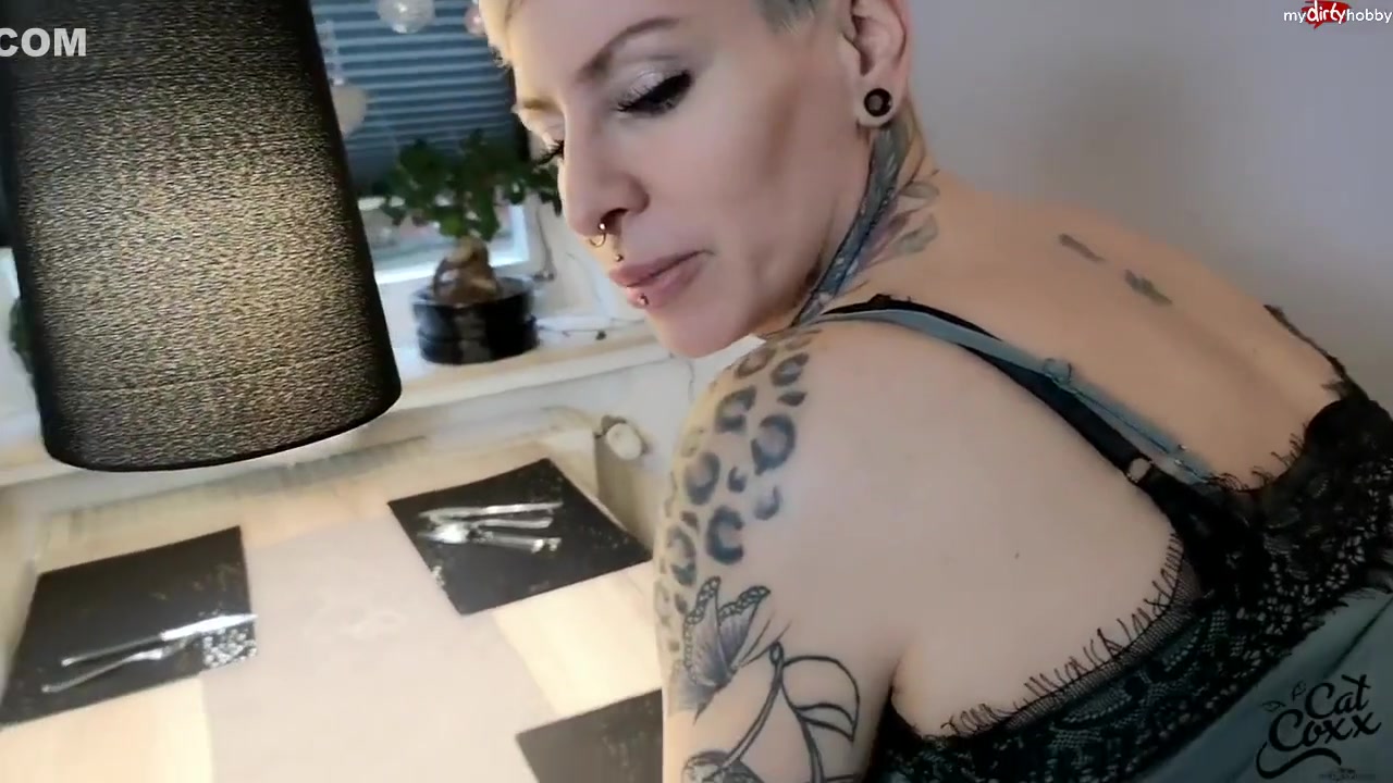 Cat Coxx - Latex-silvester-bitch Vor Dem Jahreswechsel Weggefickt