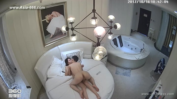 Hackers use the camera to remote monitoring of a lover's home life.106