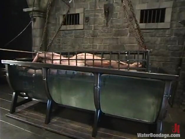 Haydee in Waterbondage Video