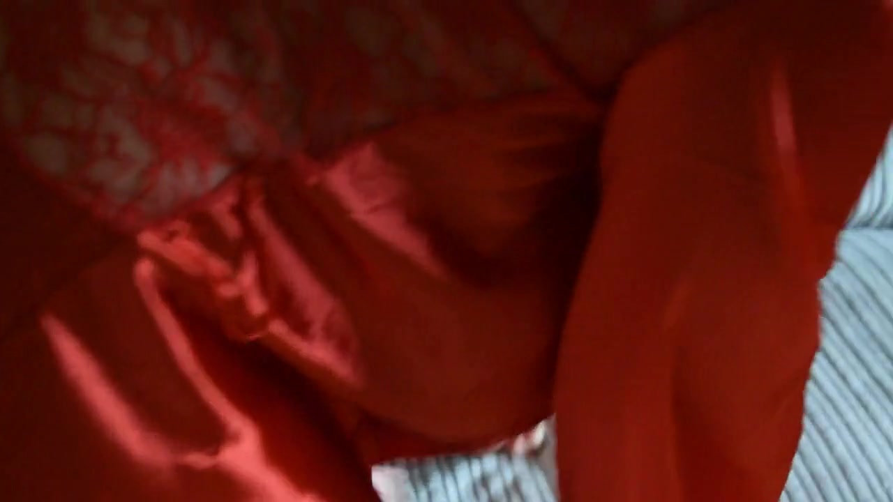 Sophia Fingers Her Wet Pussy - TacAmateurs