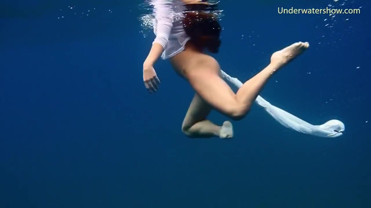 Enjoy Thick Chicks Underwater Lesbians