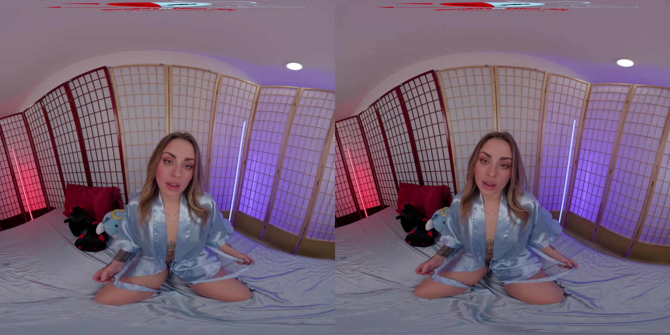 Anna Claire Clouds Hijacks Your Attention