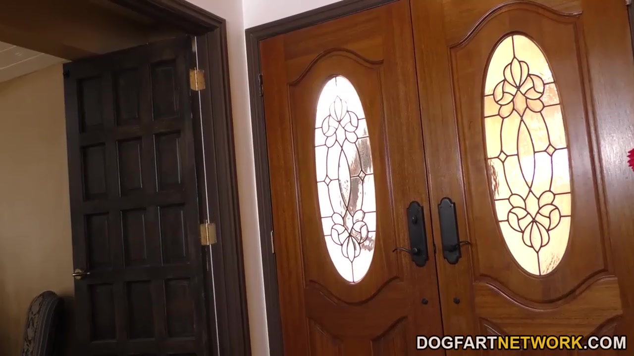 Busty Cougar Alyssa Lynn Hungry for Black Cock