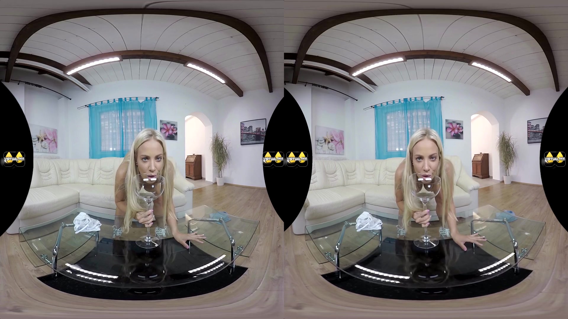 Natalie Cherie in Golden Shower - VirtualPee