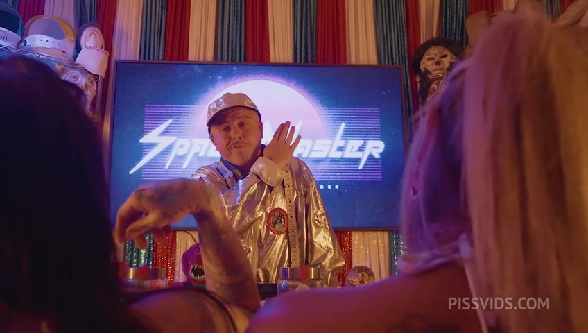 Bimbo Sluts Fuck and Squirt in the Arcade - PissVids
