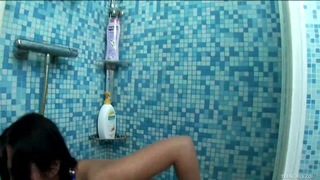 Sexy Brunette Nila Experiments With A Waterproof Toy