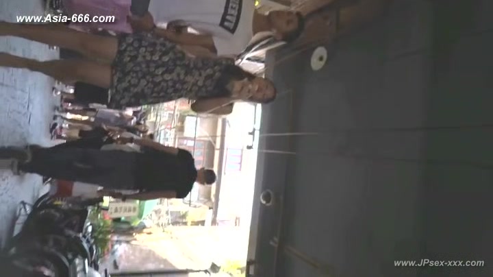 peeping chinese amateur upskirt.***