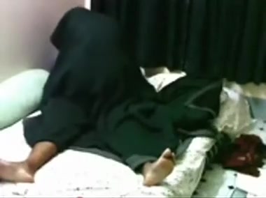 Desi amateur sex video of a couple under the blanket