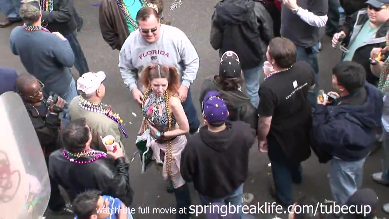 SpringBreakLife Video: Mardi Gras Flashers