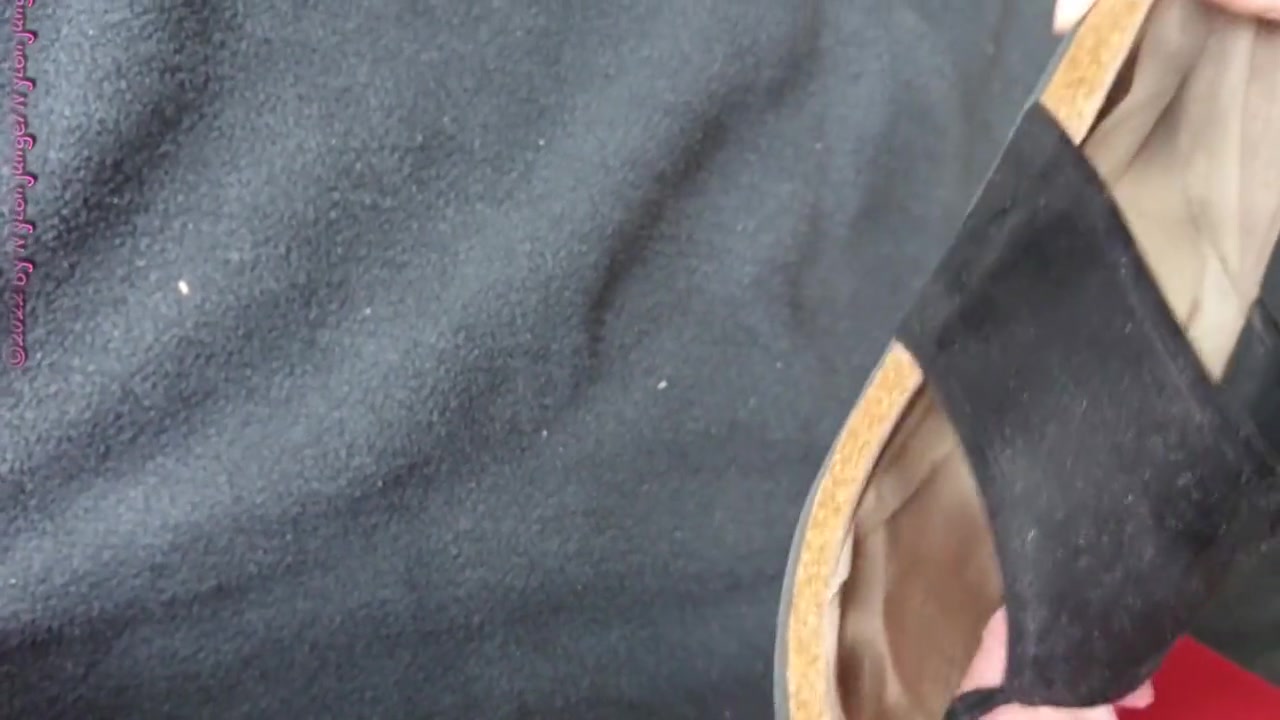 Nylonjunge Loves The Red Pantyhose 2 -masturbation