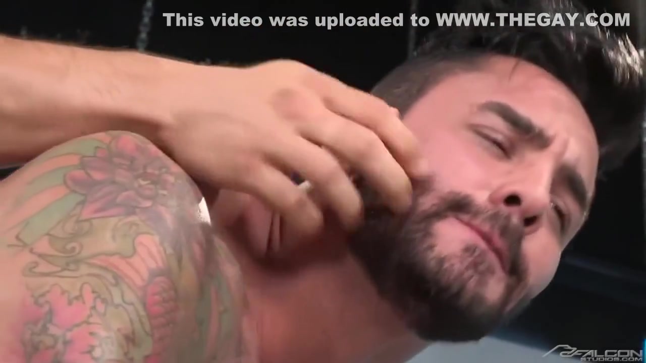 Pussy Drilling & Tattooed Hunk