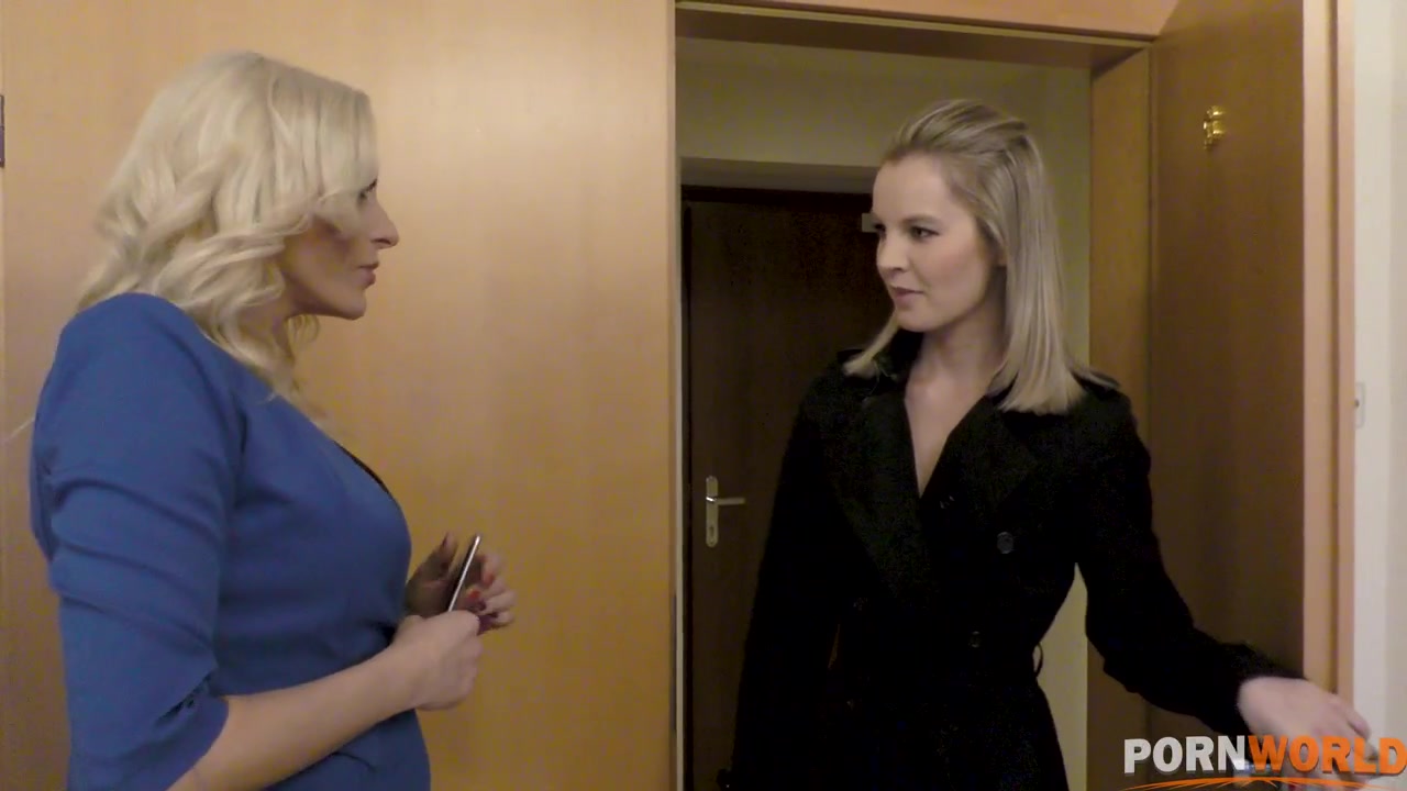 Lesbians With Anal Fixations - PornWorld