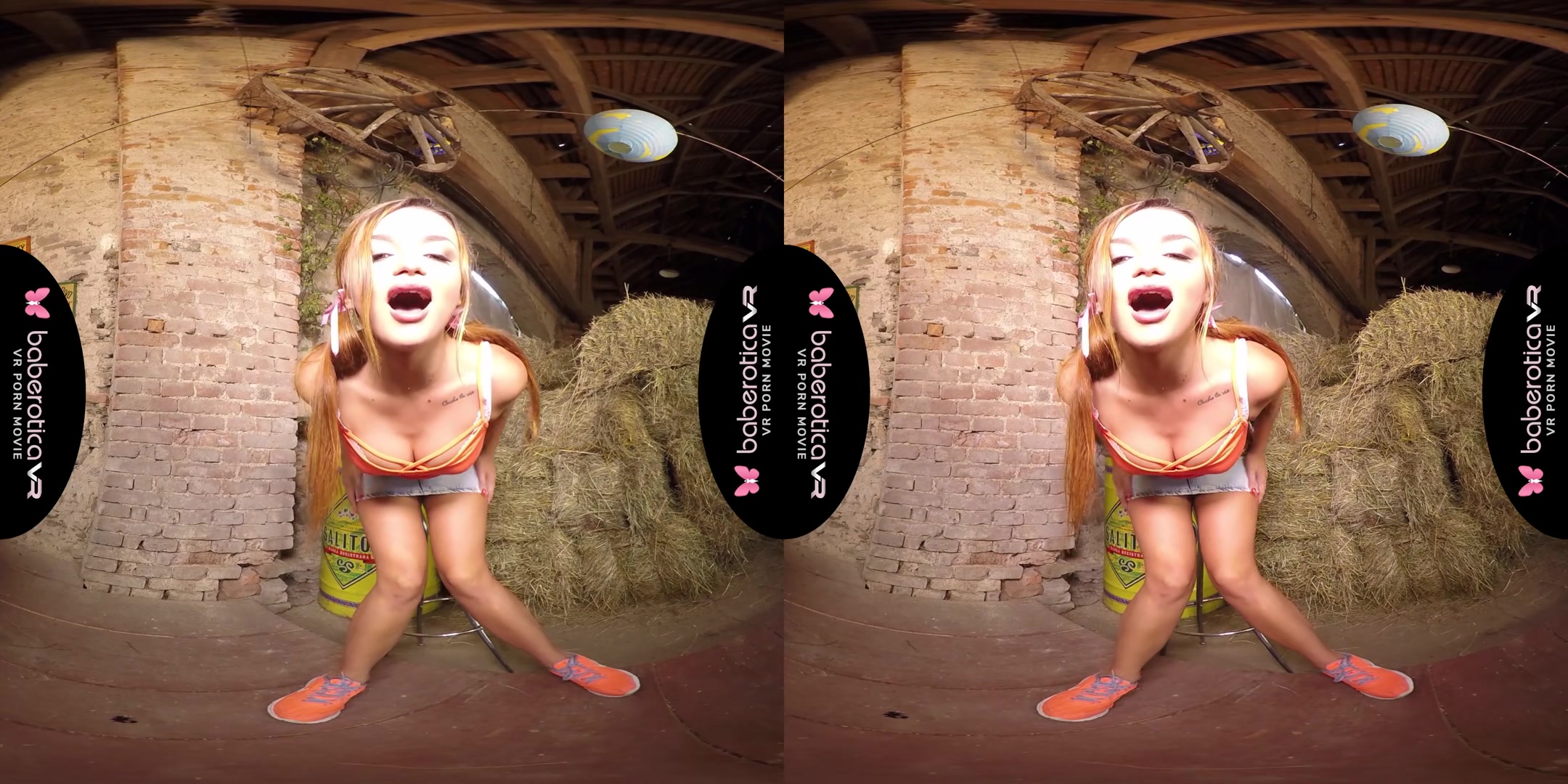 Hot Daphne Klyde Toys Pussy Until Exhaustion - BaberoticaVR