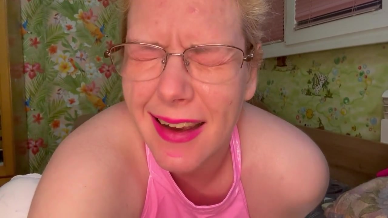 Drops In My Eyes And Blowjob Pov