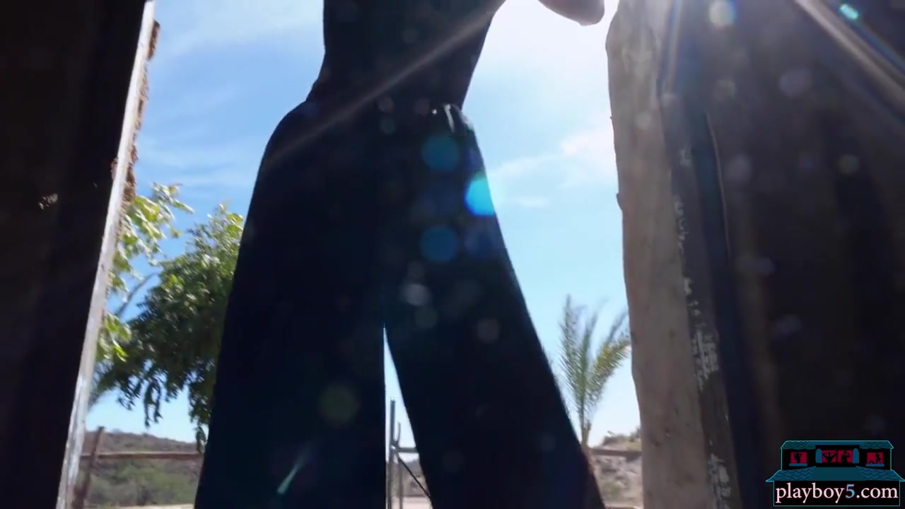 The Most Gorgeous Asian Stepmom Ever Seen - Hannah Le And Petite Girl