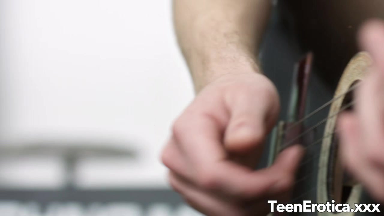 Cock Hungry Petite teen 18+ Musician Sonya Sweet Lures Her Bandmate