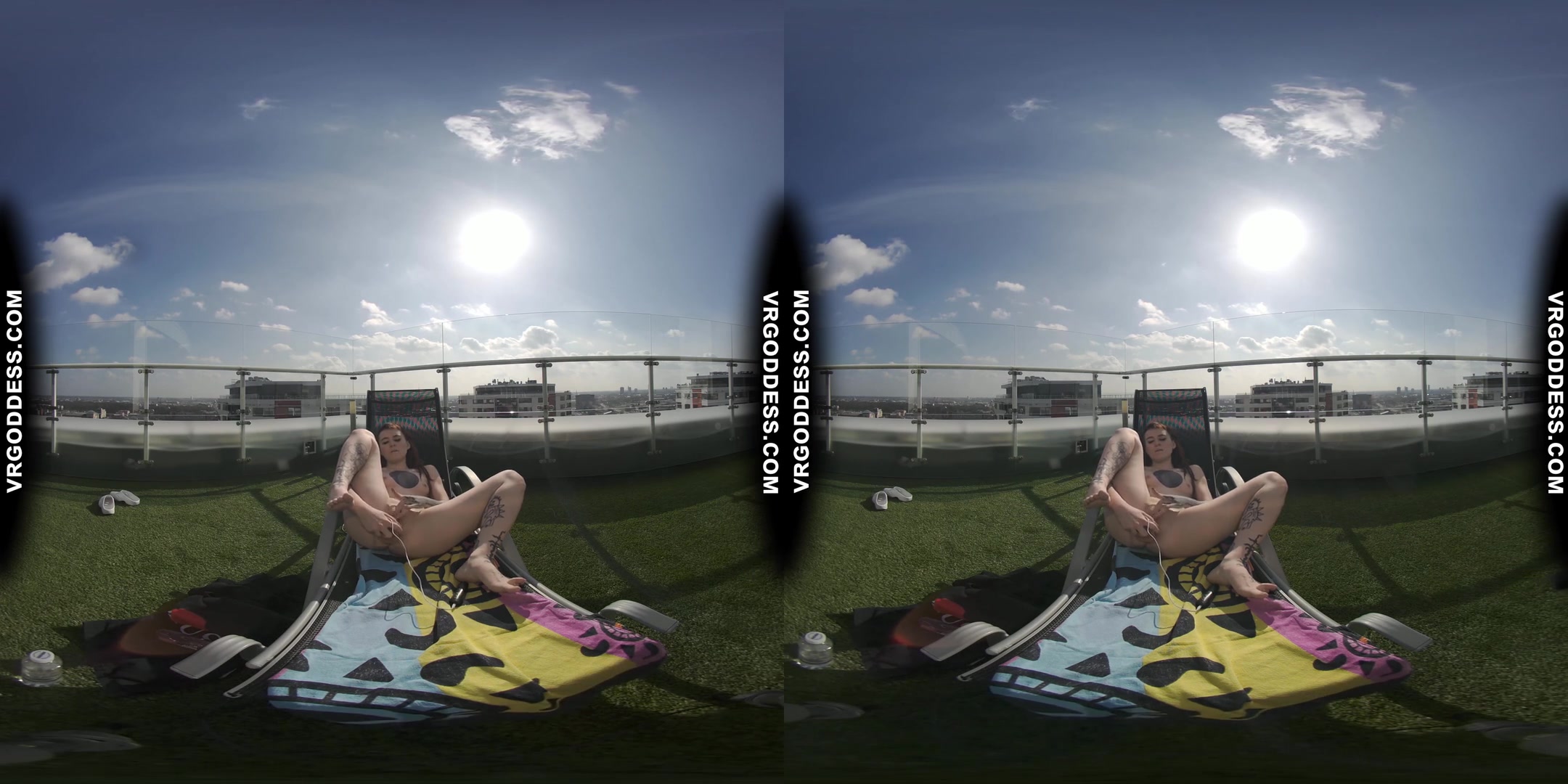 Afternoon Fun In The Sun Hot Tattoo Girl Brille Jills Herself Off Dildoing While Sunbathing