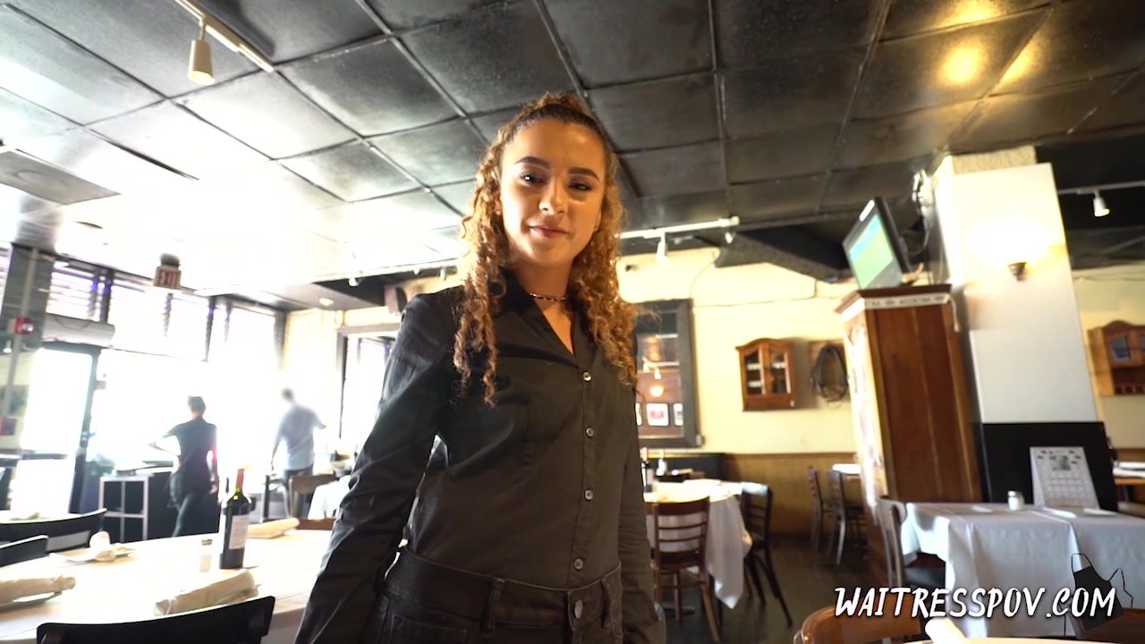Waitress POV - Venus Valkyrie