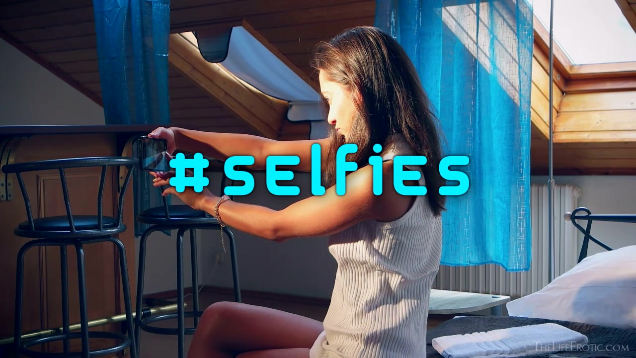 Selfies - Sima B - TheLifeErotic