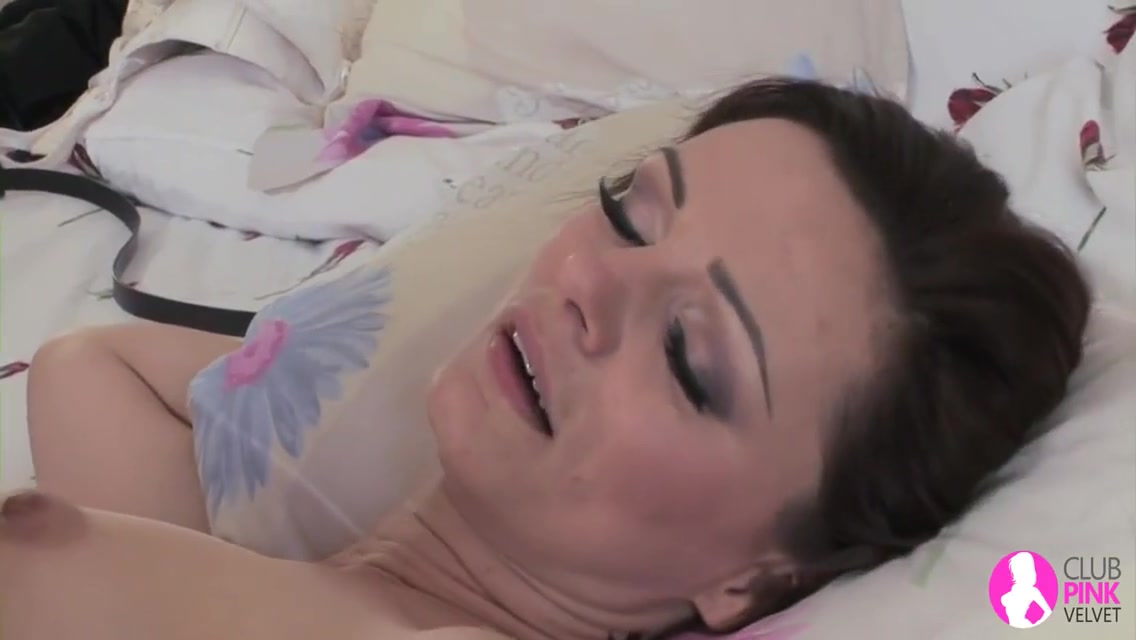 Viv Thomas In Seduced By Two Lesbian Milfs Hd 6 Min