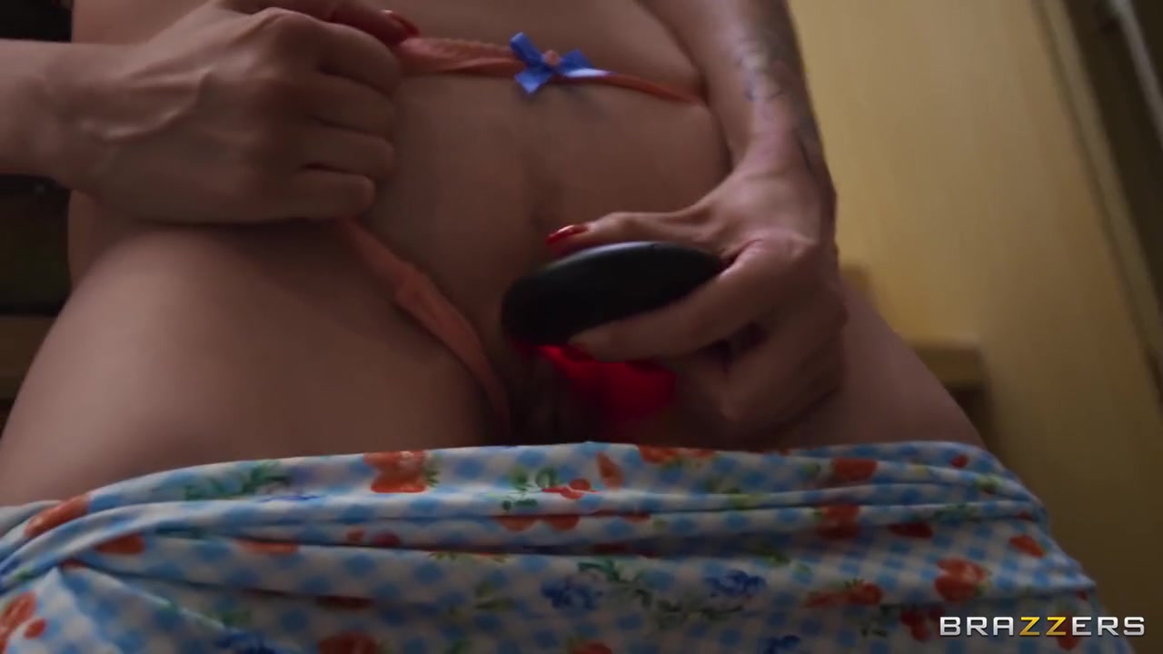 Danny Has Morning Wood So He Fucks While She Records - Danny D And Catherine Knight