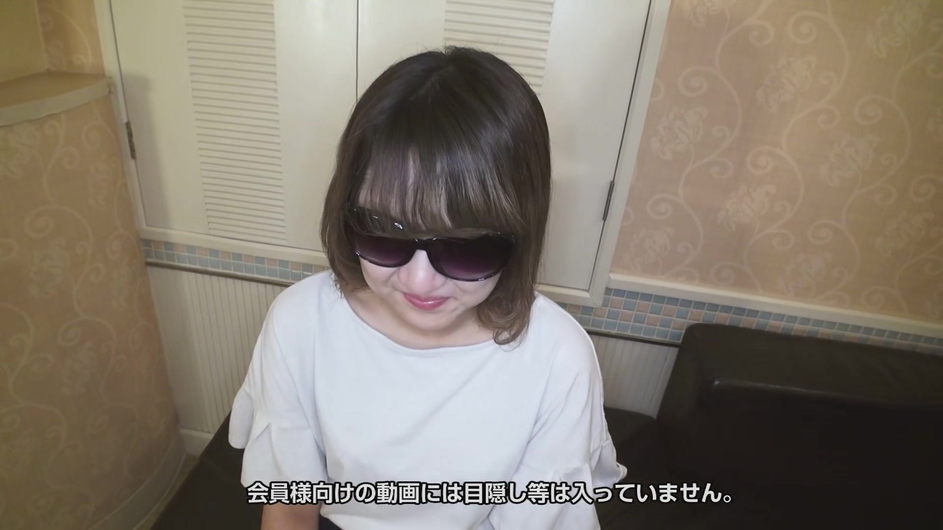 Tomoko Ogasawara Under The Big Sunglasses - 10musume